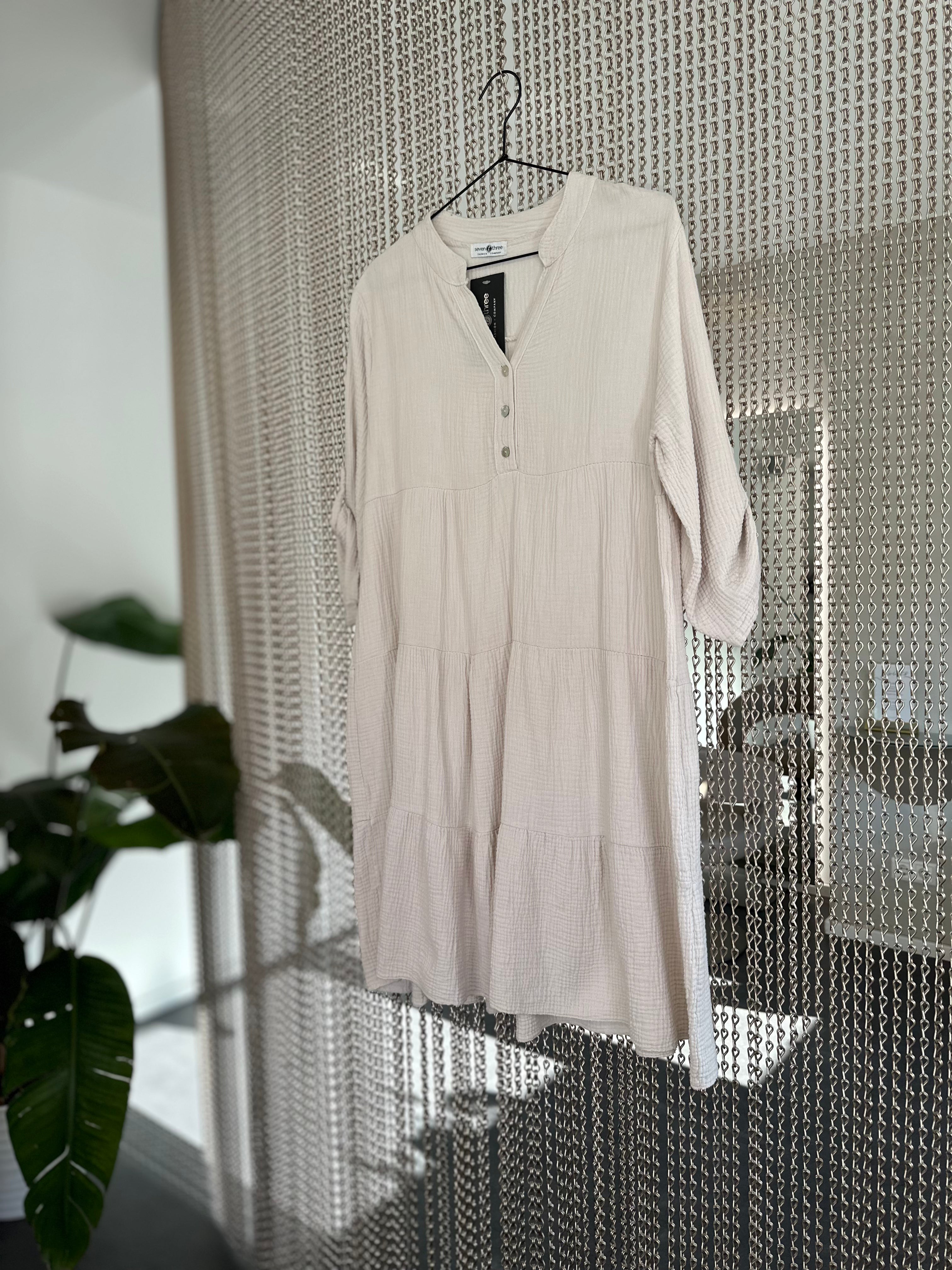 Musselin Kleid knielang in Beige