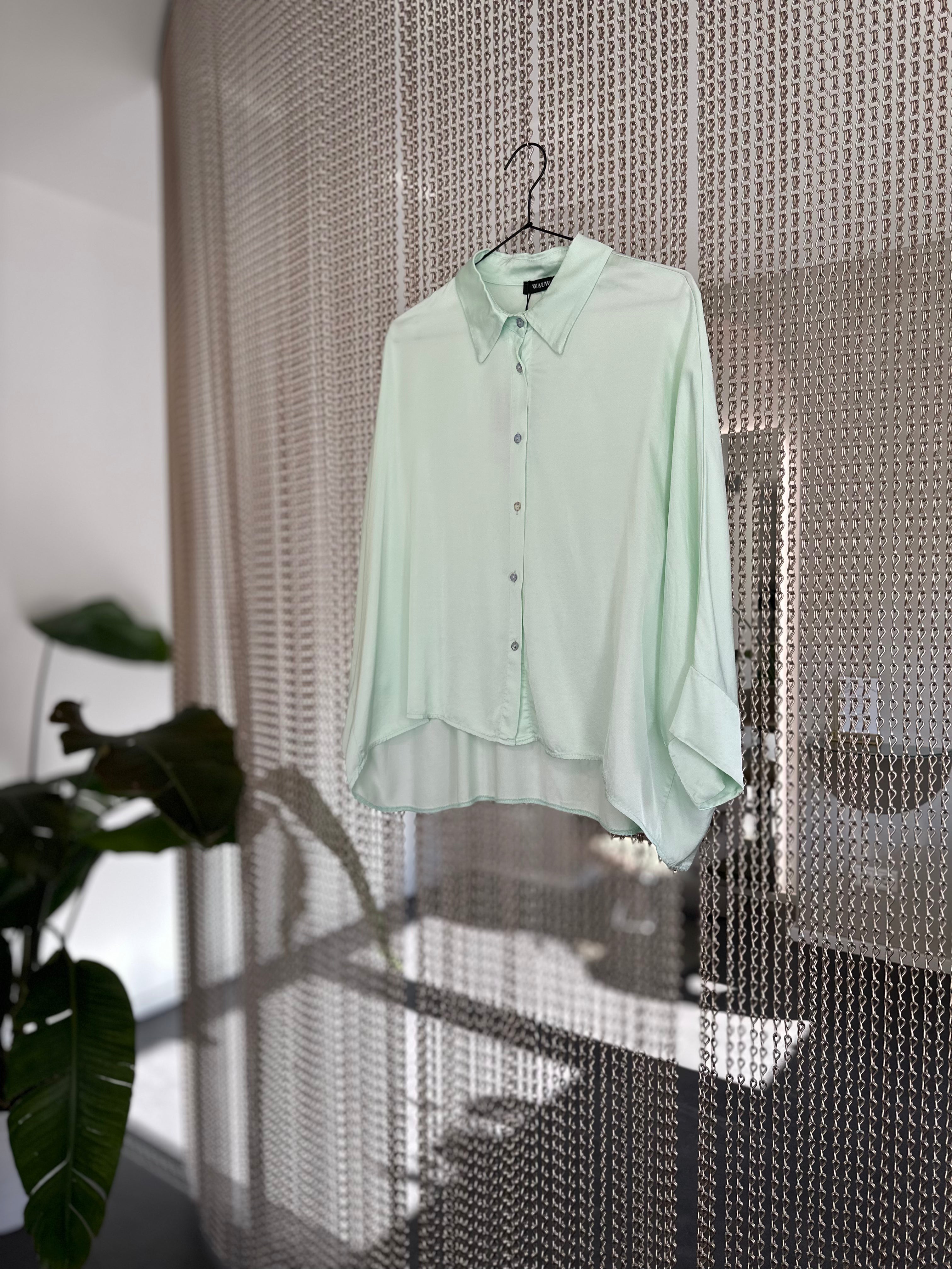 Satin Bluse in Mint