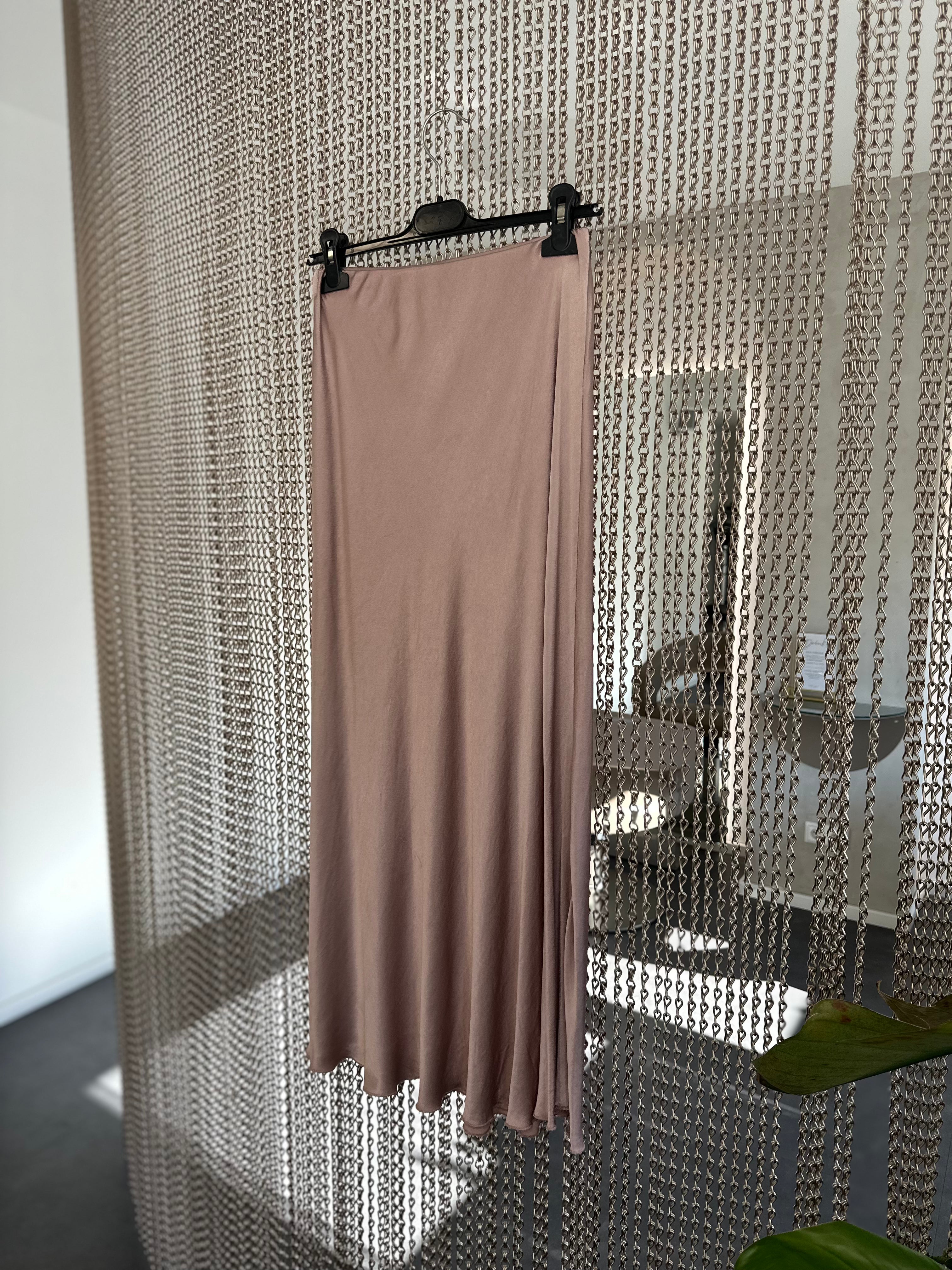 Satinrock lang in Pastelrosa